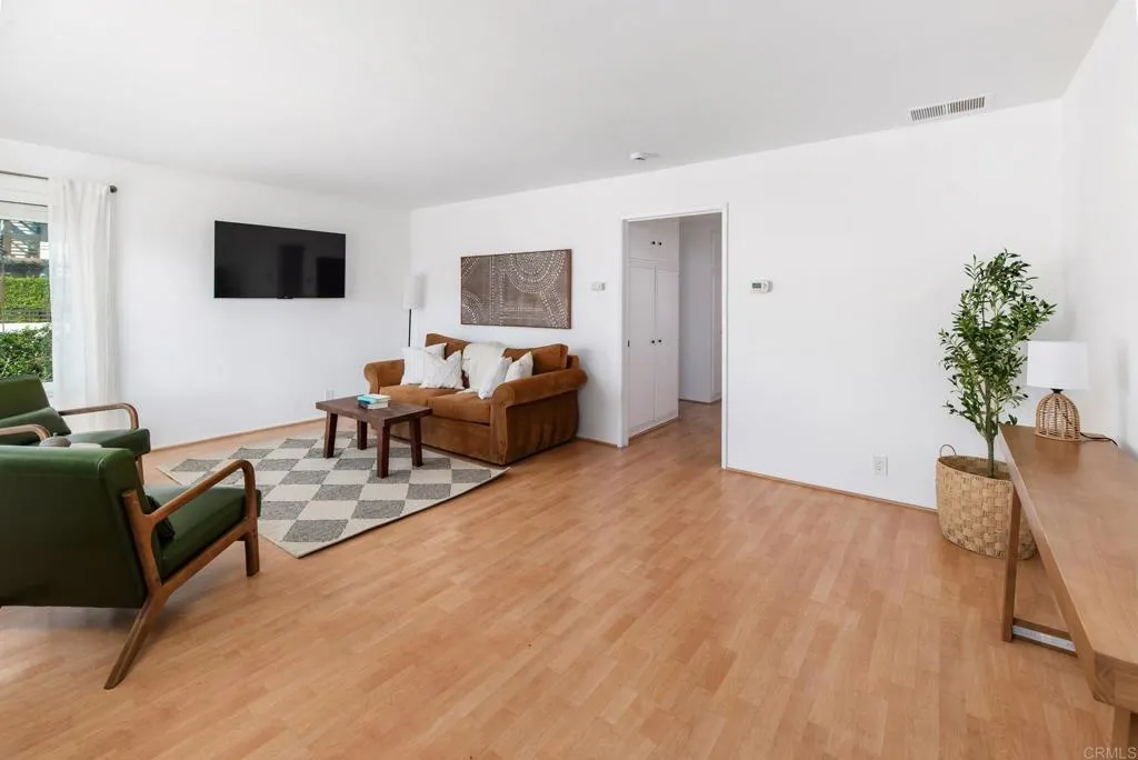 Photo #7: NDP2600281 Listing: Photo #7