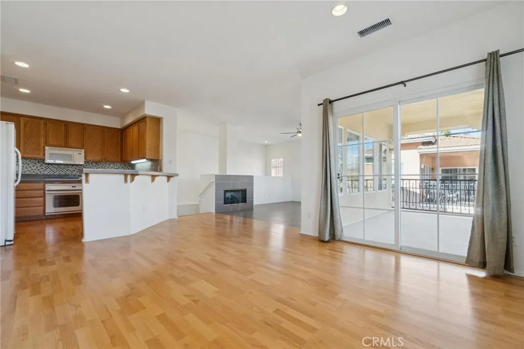 28025 Dickason, Valencia, CA 91354 - Photo 5 of 33, Valencia, CA