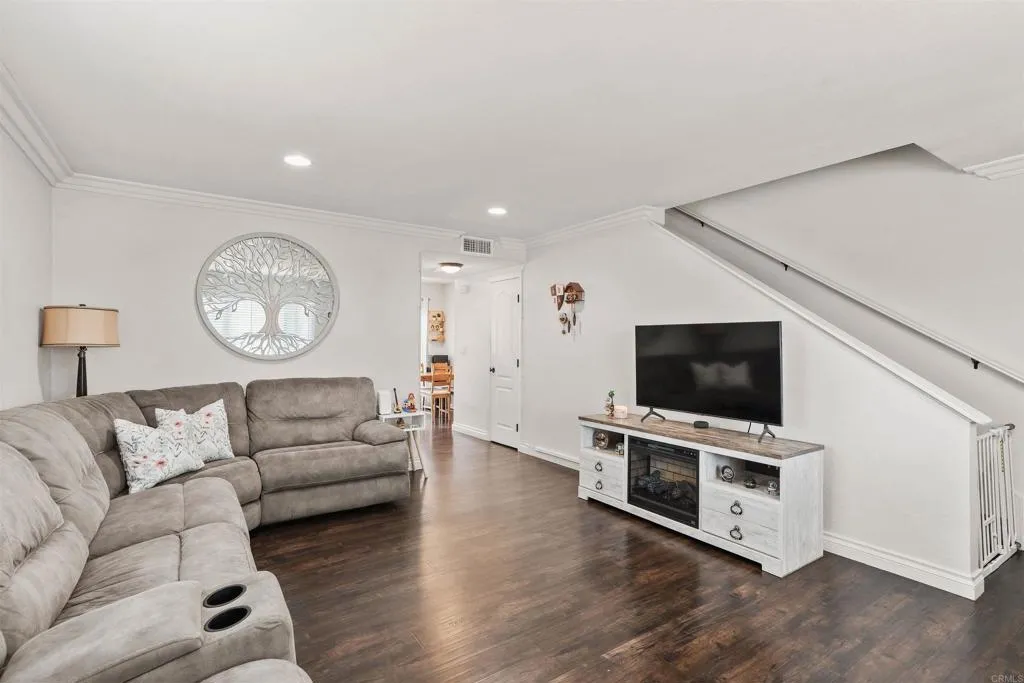 Photo #2: PTP2600254 Listing: Photo #2