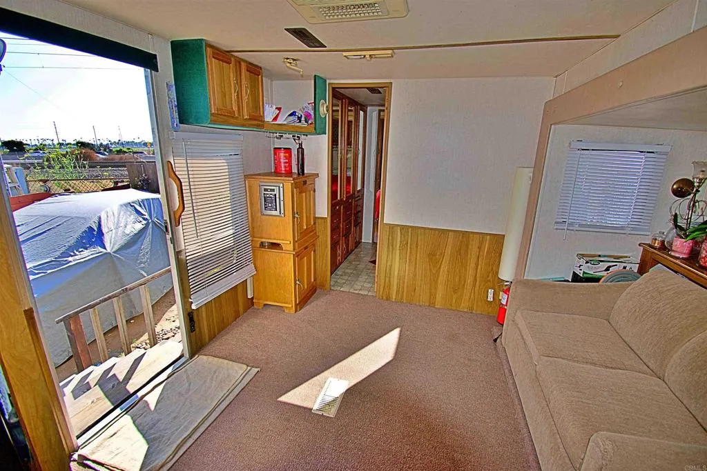 https://cdn.realtyfeed.com/cdn/127/306615974/05bd5b0913e4c1458d4694feccb8c28a.webp