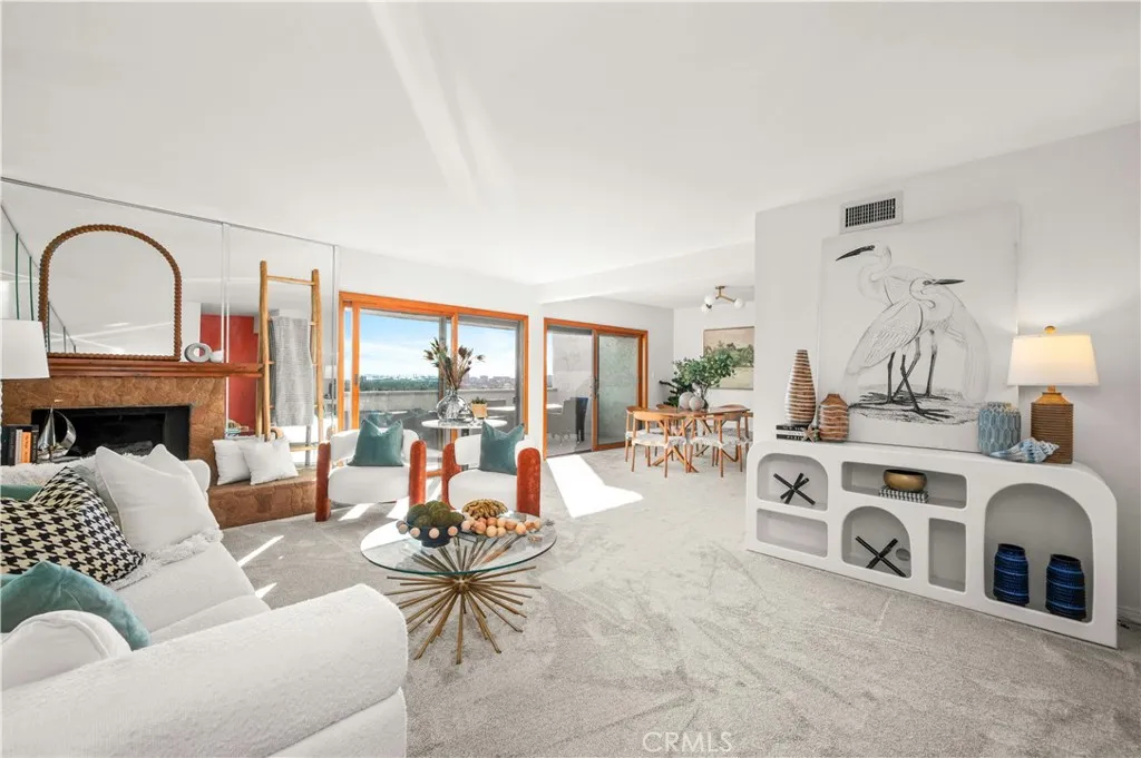 2503 E 21st Street Unit 205, Signal Hill, CA 90755