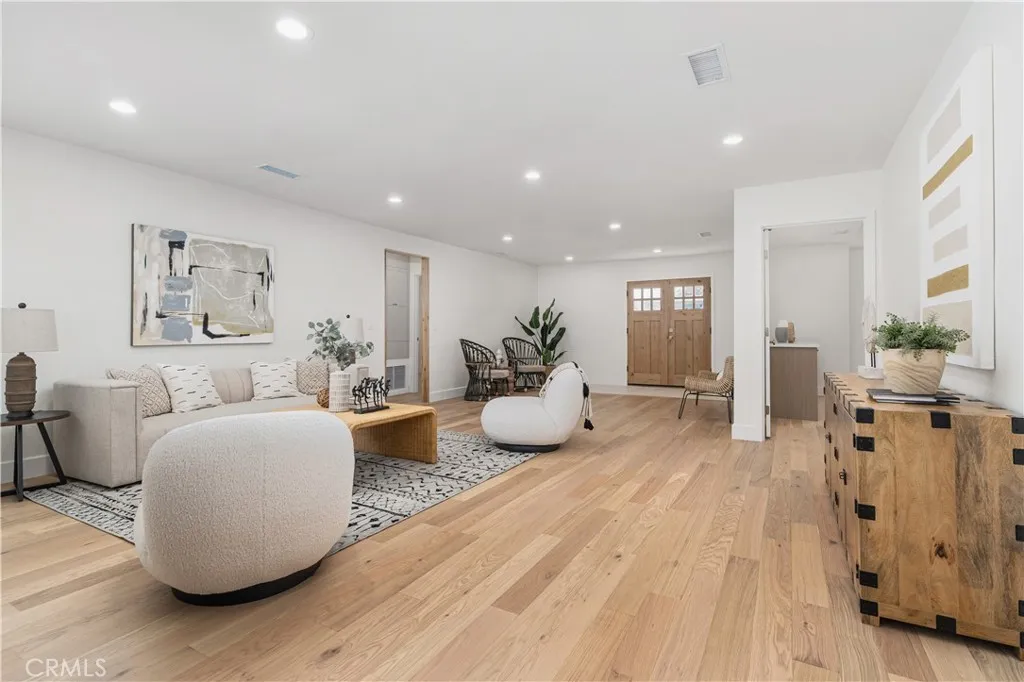 https://cdn.realtyfeed.com/cdn/127/306616054/573297e74425f1e9dd7393c77b980419.webp