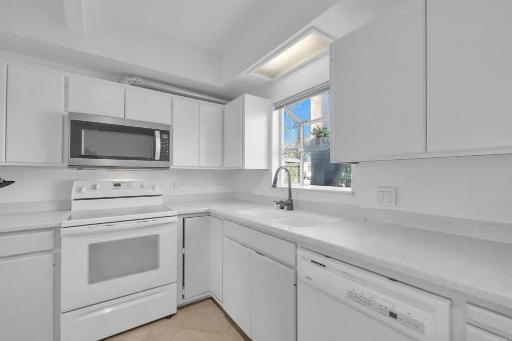 https://cdn.realtyfeed.com/cdn/127/306616099/035a4a00047600f000396d5f96721541.webp