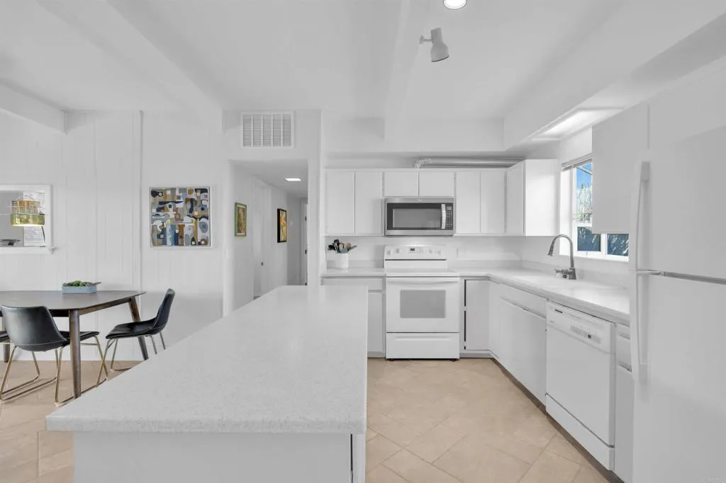 https://cdn.realtyfeed.com/cdn/127/306616099/4161d6b97440b745df1295beecc3150c.webp