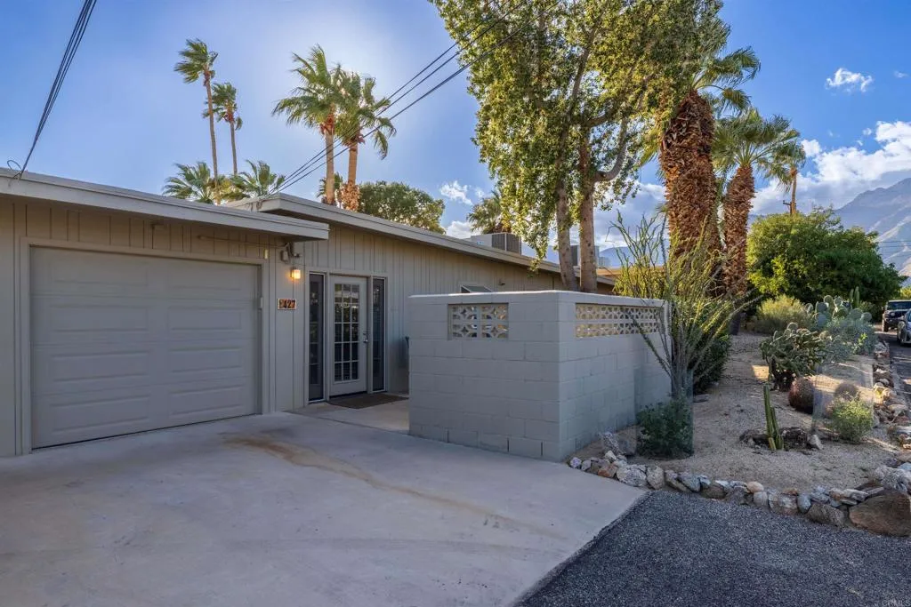 https://cdn.realtyfeed.com/cdn/127/306616099/4d7975e425c9905da4e693bd6dcce3a0.webp