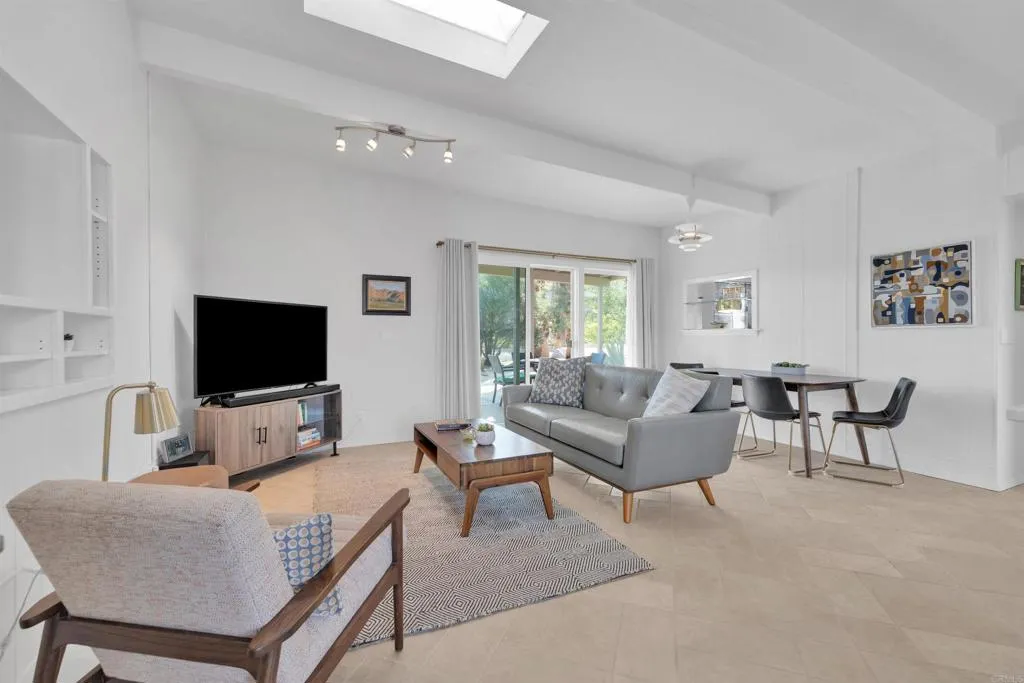 https://cdn.realtyfeed.com/cdn/127/306616099/56da078b5568b2ca70ca3eec9ac24600.webp