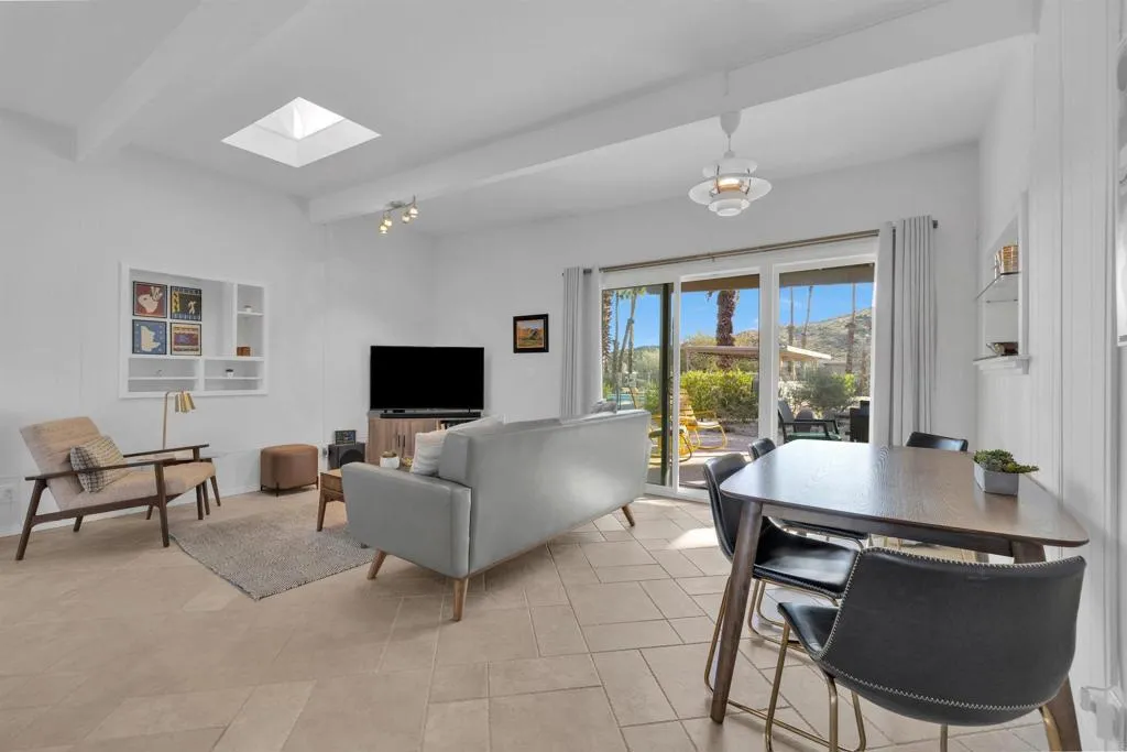 https://cdn.realtyfeed.com/cdn/127/306616099/c672f2d700a7287b5a6ee798b7cf75c2.webp