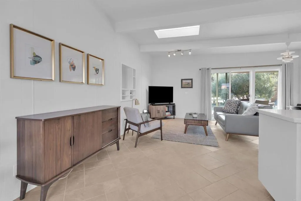 https://cdn.realtyfeed.com/cdn/127/306616099/d1cd0e6565a12559977198793eb32496.webp