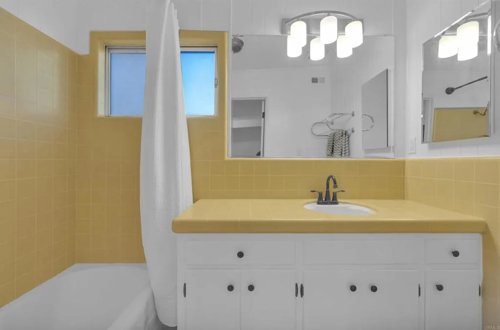 https://cdn.realtyfeed.com/cdn/127/306616099/e8991afac572c356c1e885a7f5f1af8d.webp