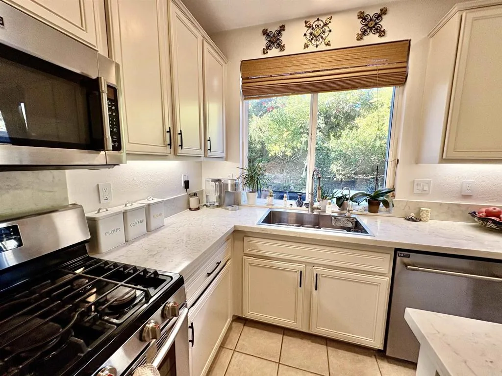 https://cdn.realtyfeed.com/cdn/127/306616140/8e7ecb6a495a7ee0ac5d27636168e768.webp