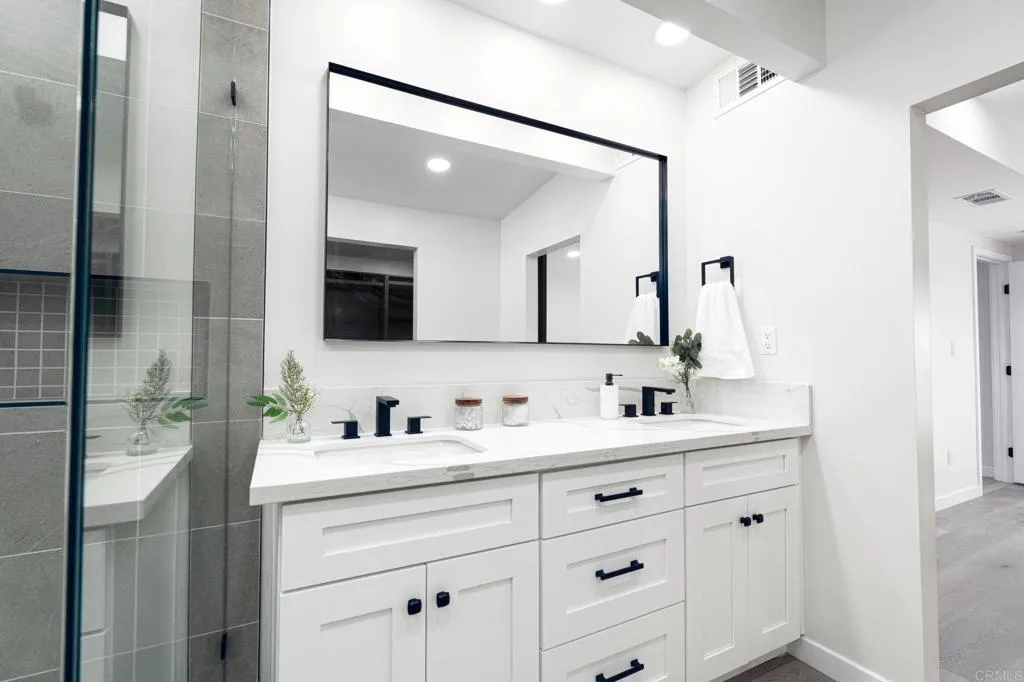 https://cdn.realtyfeed.com/cdn/127/306616233/443f17382ddb350e71346e88660d9f40.webp