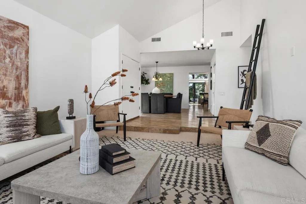 https://cdn.realtyfeed.com/cdn/127/306616300/917aa2d6d3229c354bc47408eaa84683.webp
