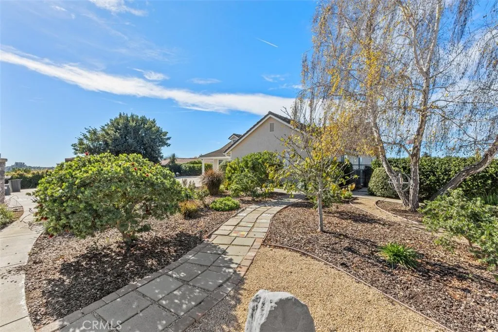 https://cdn.realtyfeed.com/cdn/127/306616308/10f47bada10b76251d5e0c73c6f1a4e1.webp