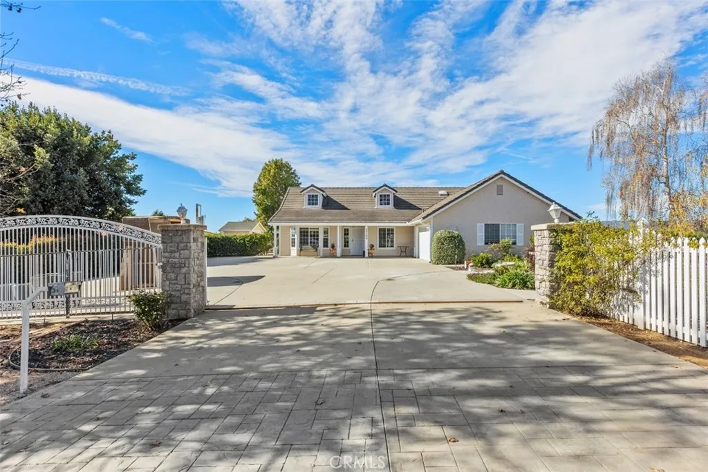 https://cdn.realtyfeed.com/cdn/127/306616308/15415015db54c6d4906332a10d74792b.webp