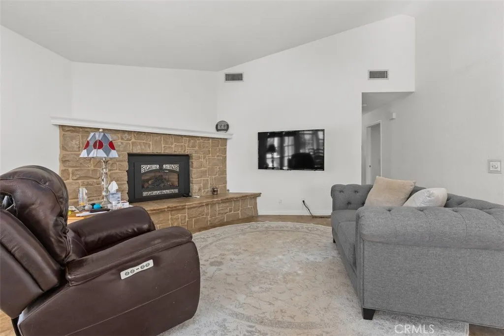 https://cdn.realtyfeed.com/cdn/127/306616308/157841e844c893741e9e8ba32e58f365.webp