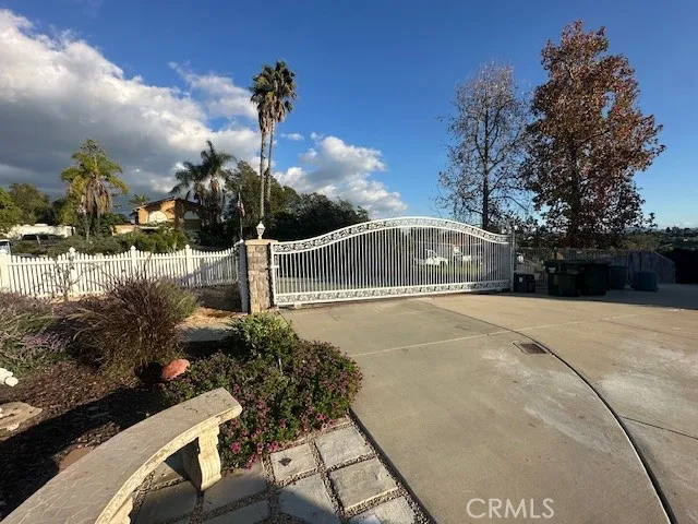 https://cdn.realtyfeed.com/cdn/127/306616308/2097e4b1d322e8433d819c96b874ac89.webp