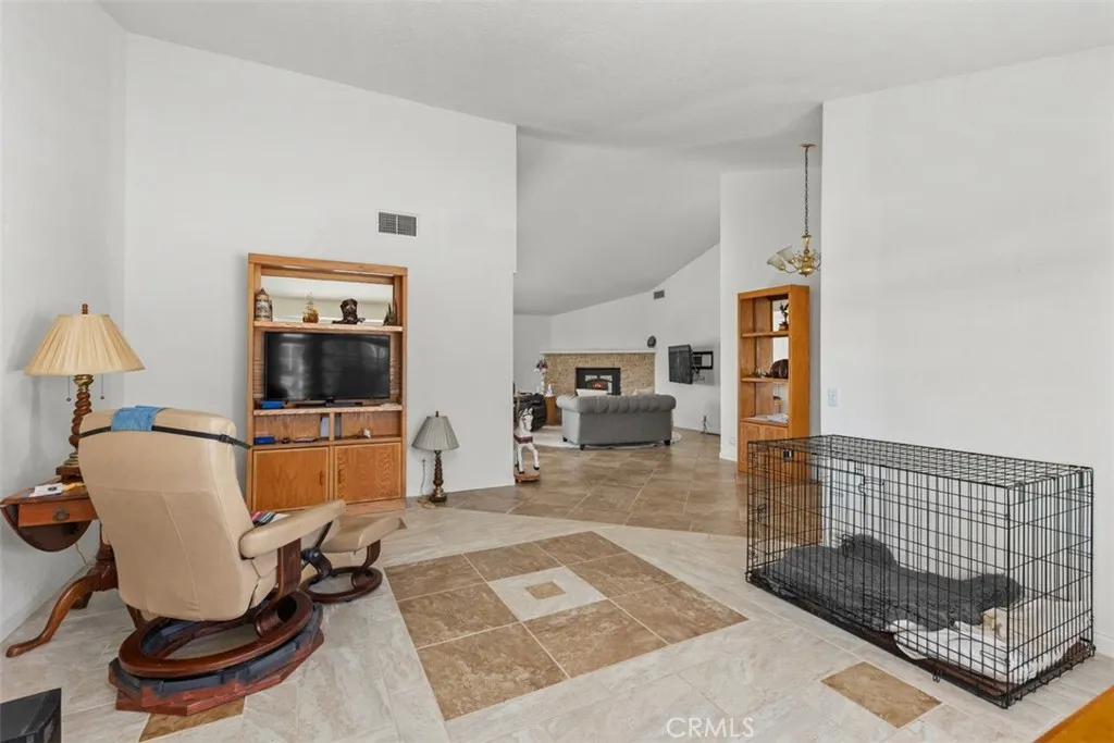 https://cdn.realtyfeed.com/cdn/127/306616308/535cec604b7069c61c926dffd65f7050.webp