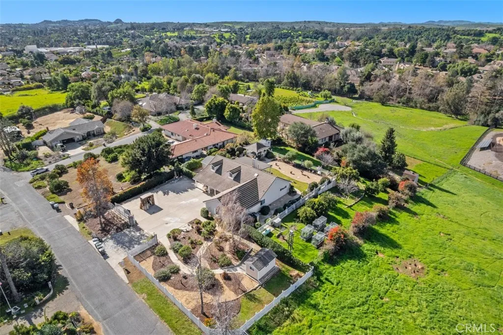 https://cdn.realtyfeed.com/cdn/127/306616308/7d44dfb73981c8775b337f778c7d2a9b.webp