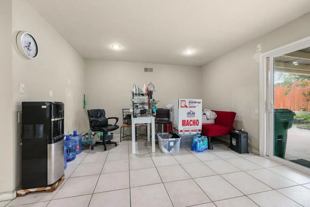 https://cdn.realtyfeed.com/cdn/127/306616318/0317773065fcddf3daa7d78b374d67ed.webp