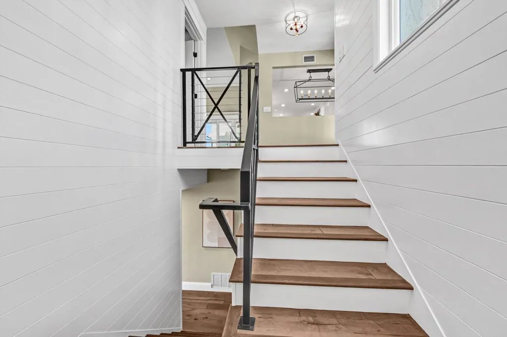 https://cdn.realtyfeed.com/cdn/127/306616364/a989b02c71b646188b1866d09032879a.webp