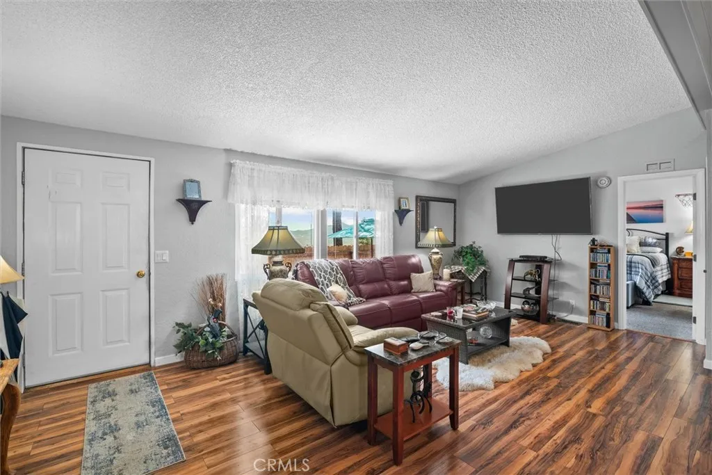 https://cdn.realtyfeed.com/cdn/127/306616373/22b6666386a77761d31d8ad52dbd7ed0.webp