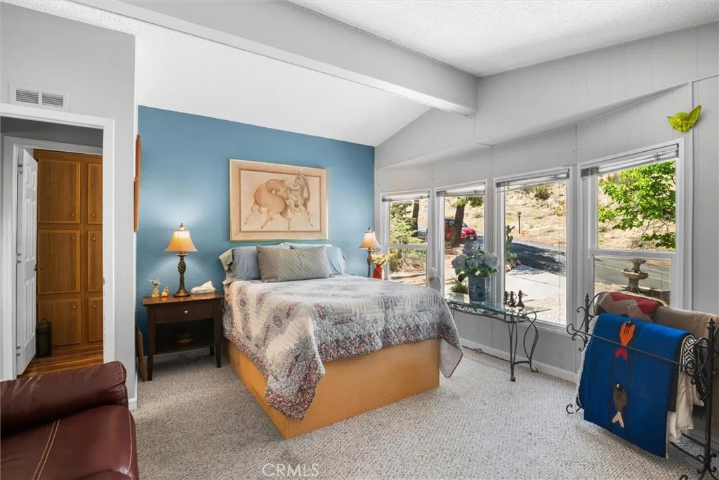 https://cdn.realtyfeed.com/cdn/127/306616373/421271d2a7a86b83f3517a09219ff78a.webp