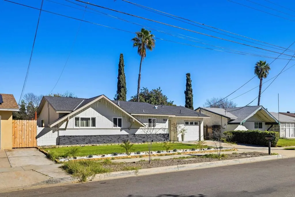 704 Aster Street, Escondido, CA 92027 - Photo 4 of 41, Escondido, CA