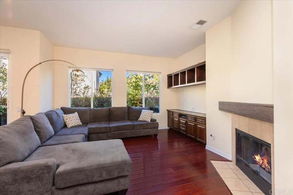 https://cdn.realtyfeed.com/cdn/127/306616420/581bcd0885c6c6ec682f42d4b236556a.webp