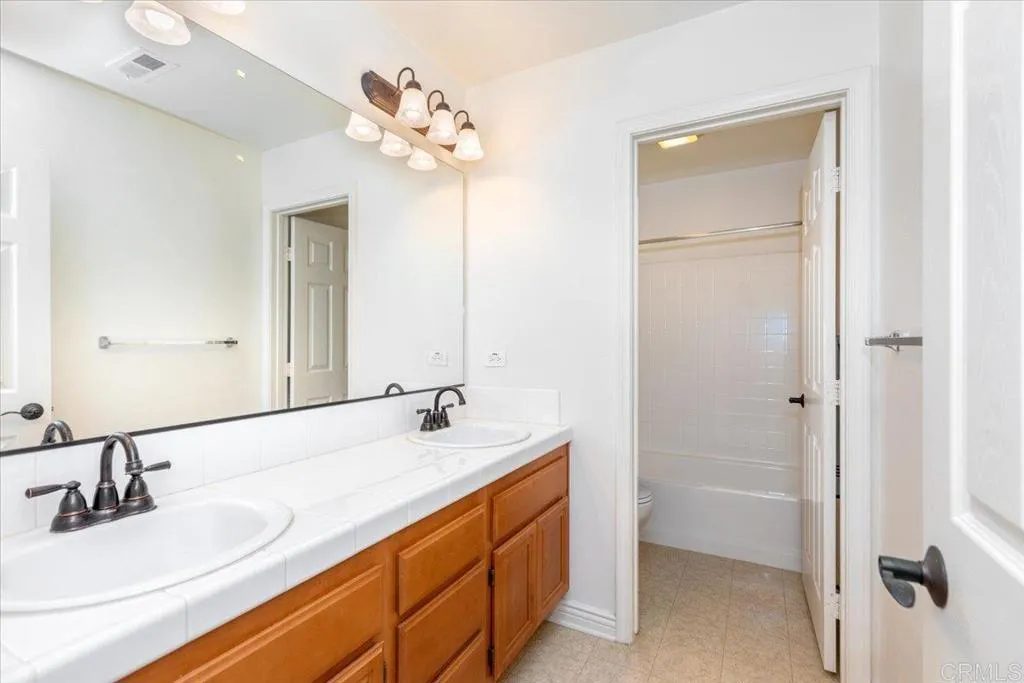 https://cdn.realtyfeed.com/cdn/127/306616420/7031cc84c0daed880cc2483b0c99eeeb.webp