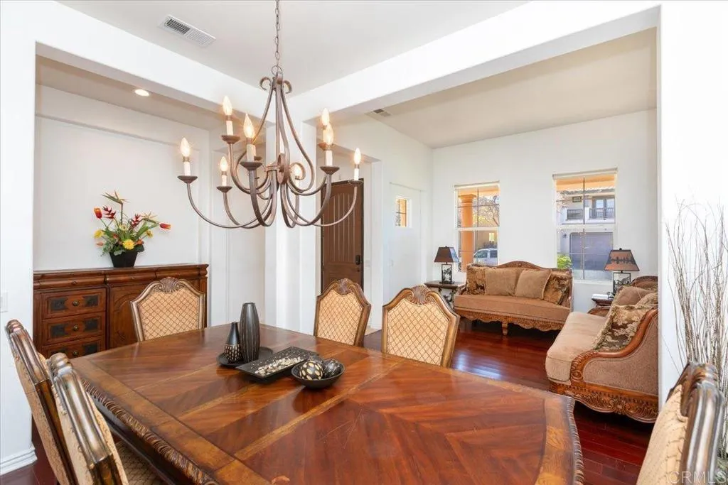 https://cdn.realtyfeed.com/cdn/127/306616420/b94524d97bf376675c7804af250ee526.webp