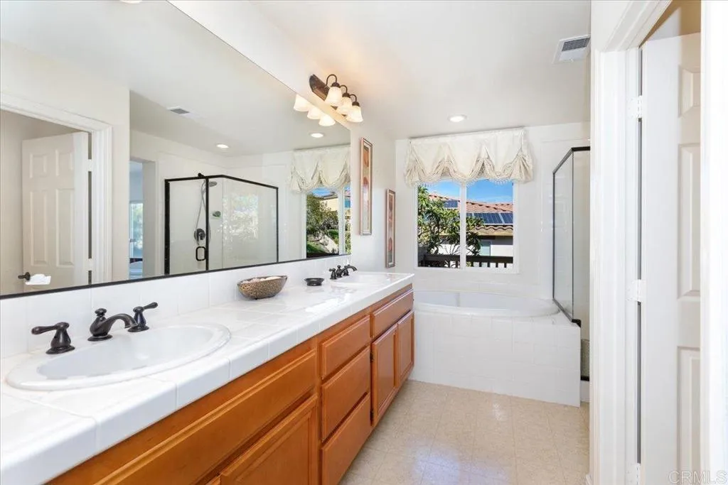 https://cdn.realtyfeed.com/cdn/127/306616420/e56e2496d5d1f946f913274e01a4de1d.webp