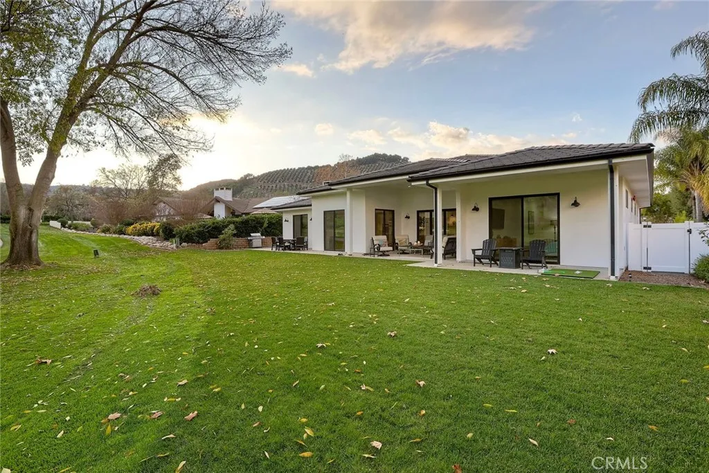 https://cdn.realtyfeed.com/cdn/127/306616450/13c9ee572a14db5650b769e6bfbd0e3b.webp