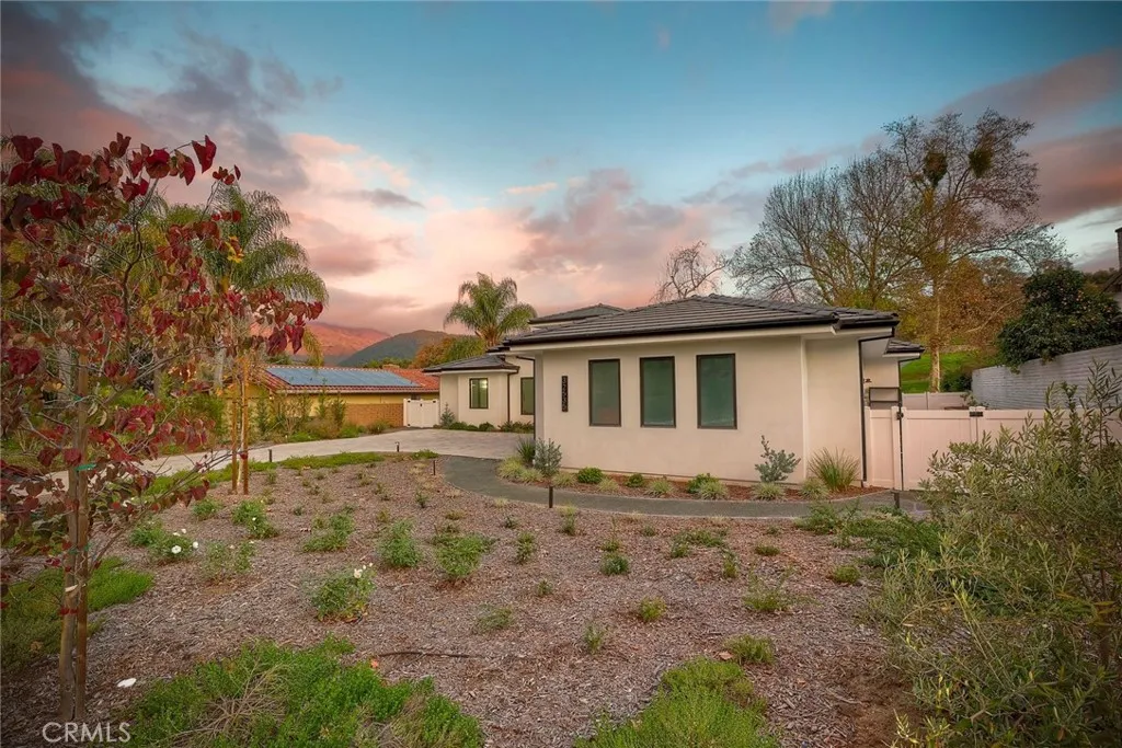 https://cdn.realtyfeed.com/cdn/127/306616450/30b66888d91b3a87bdcbab400e49a617.webp