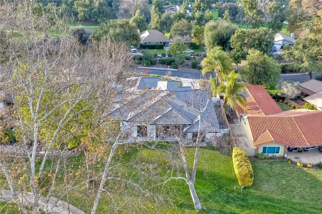https://cdn.realtyfeed.com/cdn/127/306616450/49cfc915523cf655542fd269aaf18330.webp