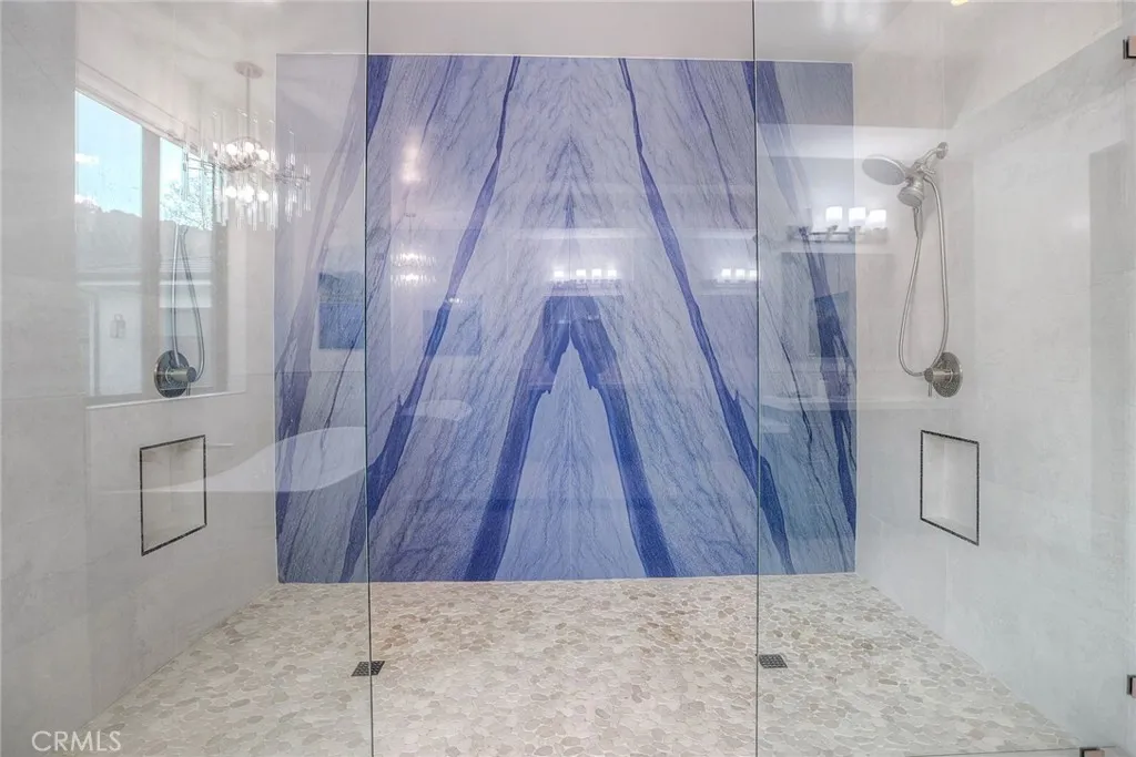 https://cdn.realtyfeed.com/cdn/127/306616450/5c1d14b7b82be26c9e96e341d7fcedaf.webp