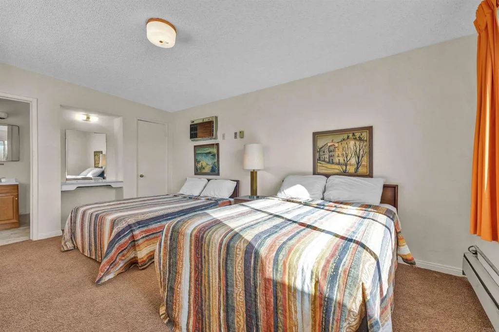 https://cdn.realtyfeed.com/cdn/127/306616464/8f9412b1f2e5436e9efdd134366d9277.webp