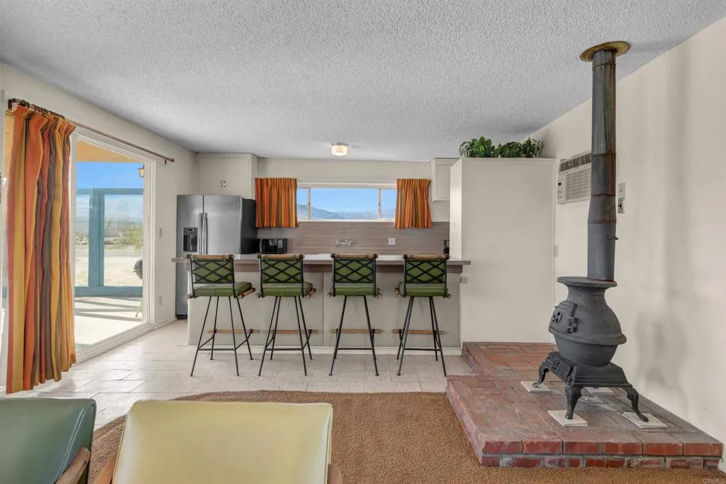 https://cdn.realtyfeed.com/cdn/127/306616464/bde21731b8e6137df8efa65c372f195f.webp