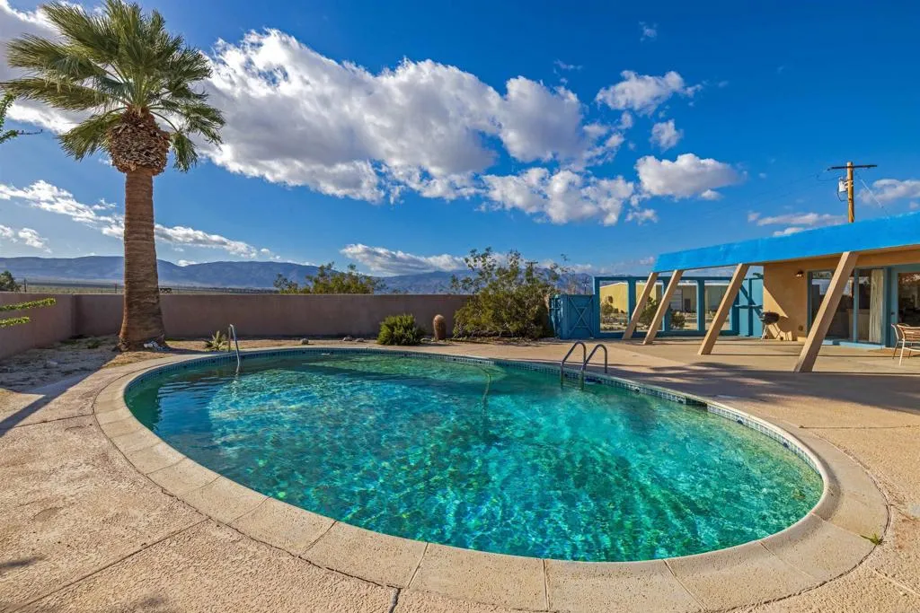https://cdn.realtyfeed.com/cdn/127/306616464/d2703187ecaca18b4bb5b250f8875aa7.webp