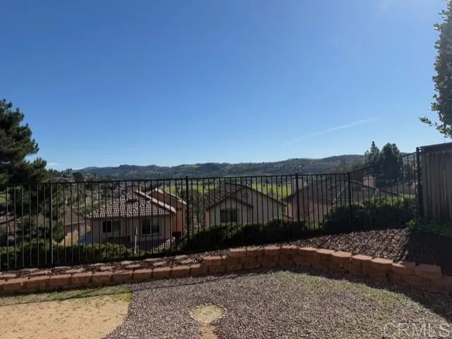https://cdn.realtyfeed.com/cdn/127/306616497/ab43c29e8b450e946386295ca46f0e16.webp