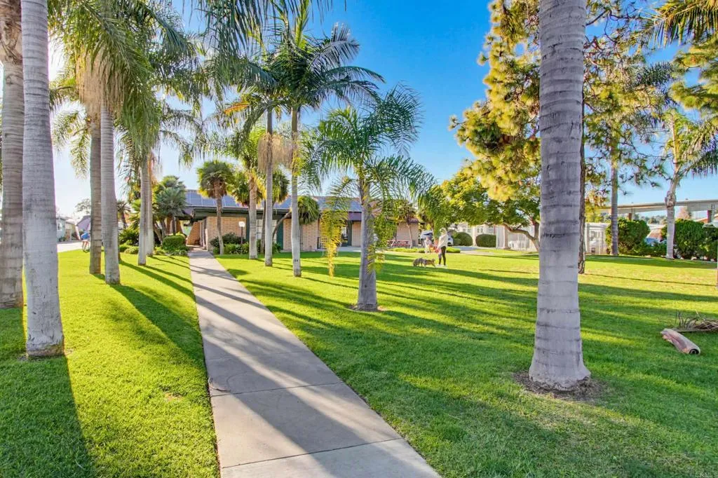 https://cdn.realtyfeed.com/cdn/127/306616543/1b74100ab63c3709547e4fc5acf5af62.webp