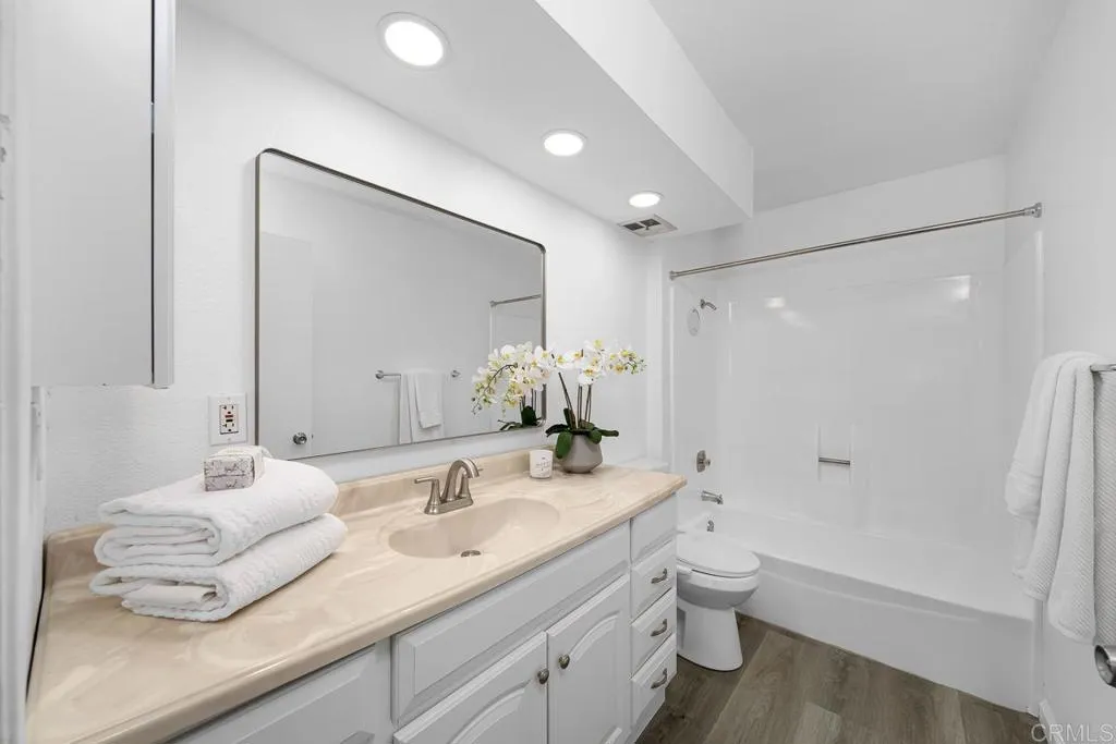 https://cdn.realtyfeed.com/cdn/127/306616546/b49a180fd7275386ce7ab5f3399ccc09.webp