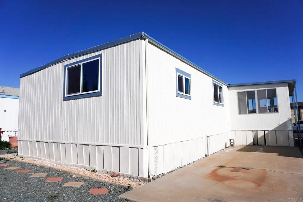https://cdn.realtyfeed.com/cdn/127/306616566/d6ef19c57d4a2d793d3942338177545d.webp