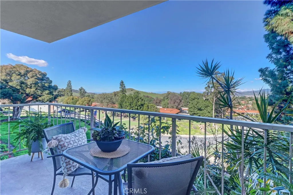 5369 Algarrobo Unit 2d, Laguna Woods, CA 92637
