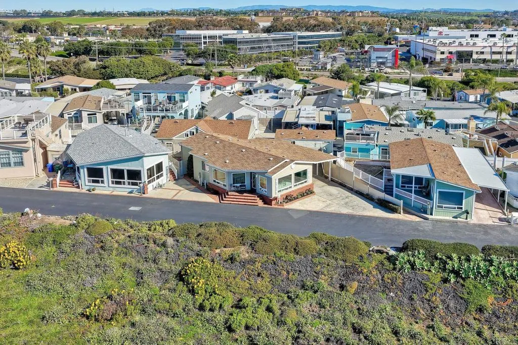 https://cdn.realtyfeed.com/cdn/127/306616595/893f34a0623c939c458ca7cdbb6666fd.webp