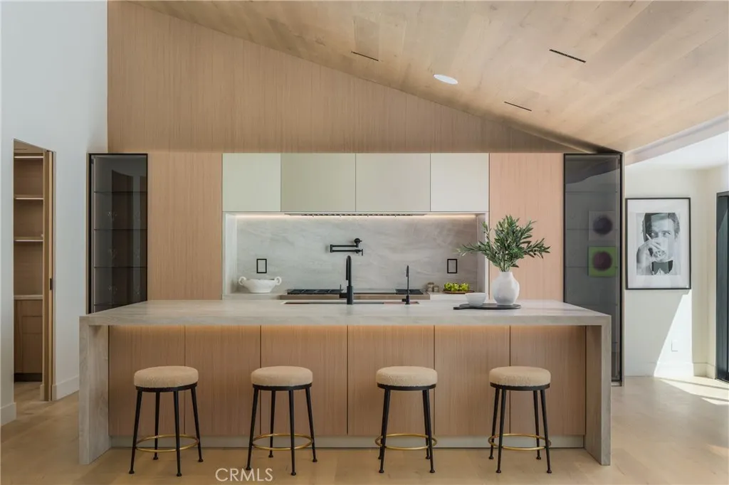 https://cdn.realtyfeed.com/cdn/127/306616651/3613120ce55a703c31a23628eb94393d.webp