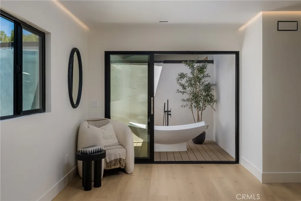 https://cdn.realtyfeed.com/cdn/127/306616651/bb8d1eb1e6a87ea6a1b50d1914ba3a7e.webp