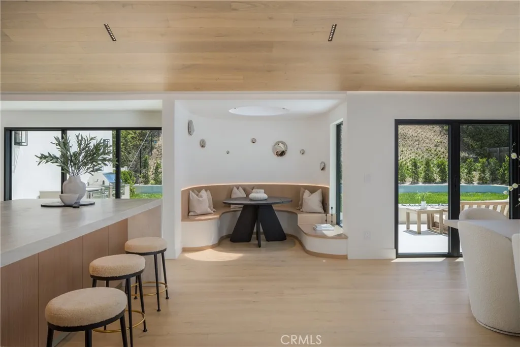 https://cdn.realtyfeed.com/cdn/127/306616651/ea5d1142433ee5f5547234177fa05c80.webp