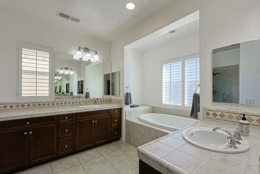 https://cdn.realtyfeed.com/cdn/127/306616719/2c48481a9360b7470344623a60f5291f.webp