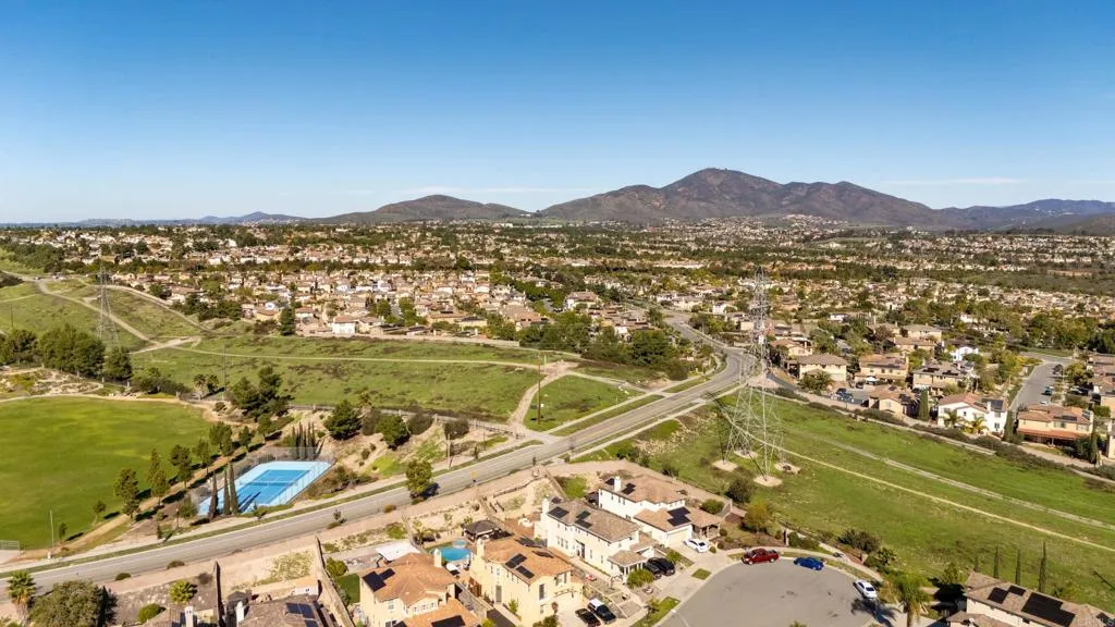 https://cdn.realtyfeed.com/cdn/127/306616719/8afaecf31c7894686ad71911e85f2b78.webp