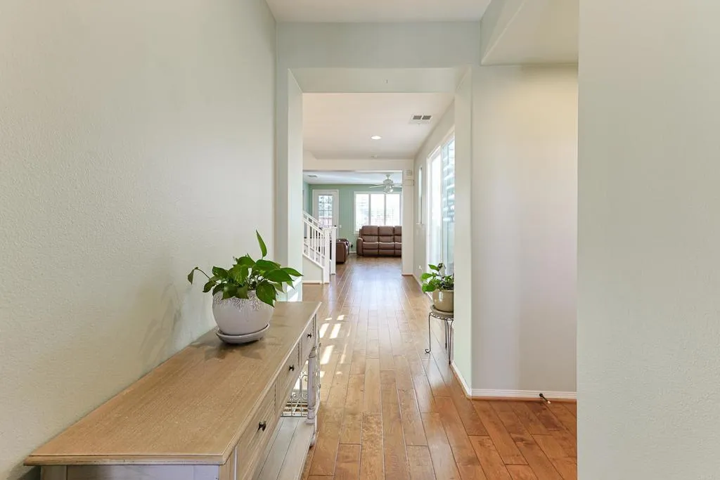 https://cdn.realtyfeed.com/cdn/127/306616719/bd7b681c709aada932446476181d70e8.webp